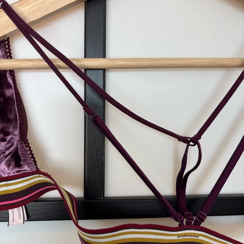 Victoria's Secret ‎ Unlined Strappy Triangle Velvet Bralette Bra Stripes Size XS